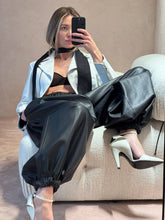 Load image into Gallery viewer, Balloon eco leather trousers - black