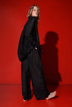 Load image into Gallery viewer, Corfu long blouse - black