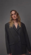 Load and play video in Gallery viewer, Wool boyfriend fit blazer