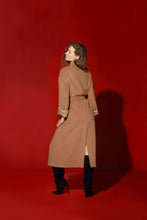 Load image into Gallery viewer, Mairita cashmere coat with silk lining - camel