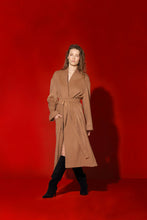 Load image into Gallery viewer, Mairita cashmere coat with silk lining - camel