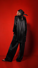 Load image into Gallery viewer, Silk wide leg trousers with pockets - black
