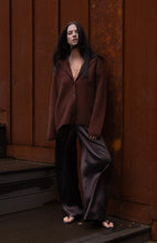 Load image into Gallery viewer, SILK  TROUSERS WITH POCKETS - CHOCOLATE
