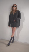 Load and play video in Gallery viewer, Wool boyfriend fit blazer - grey
