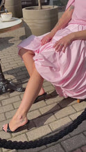 Load and play video in Gallery viewer, Balloon maxi skirt - pink
