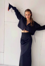 Load and play video in Gallery viewer, Corsica crop cotton blouse-pearl
