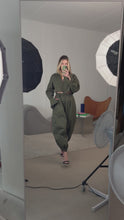 Load and play video in Gallery viewer, Cargo balloon trousers - chocolate
