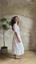 Load and play video in Gallery viewer, Balloon maxi skirt - pink
