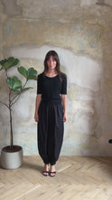 Load and play video in Gallery viewer, Balloon wide leg trousers - pearl
